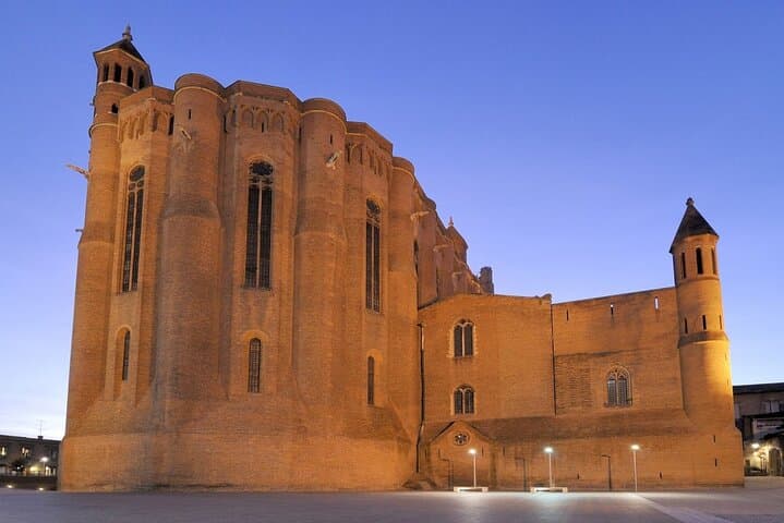Albi, Cordes village and wine tasting Private Tour From Toulouse