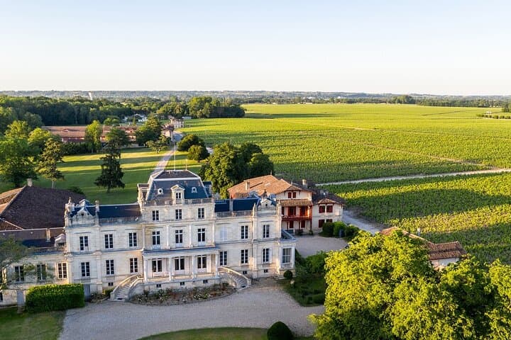 Medoc Wine Route Private Guided Day Tour with Luxury Picnic