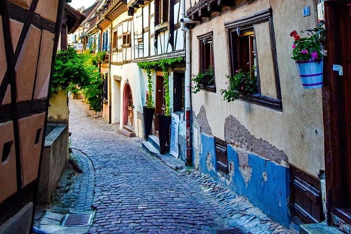 Price instead: From Strasbourg to Château ,Riquewihr and Colmar