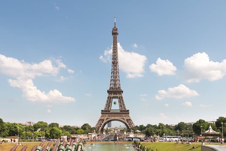 Paris and Giverny Full Day Tour in Small Group