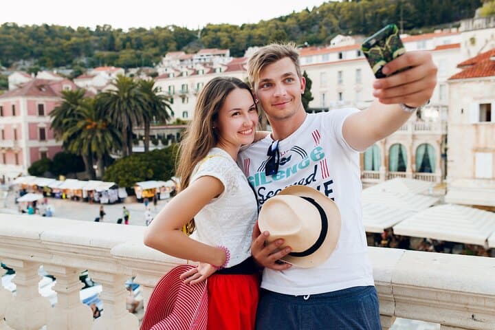 Explore Saint-Tropez in 60 minutes with a Local