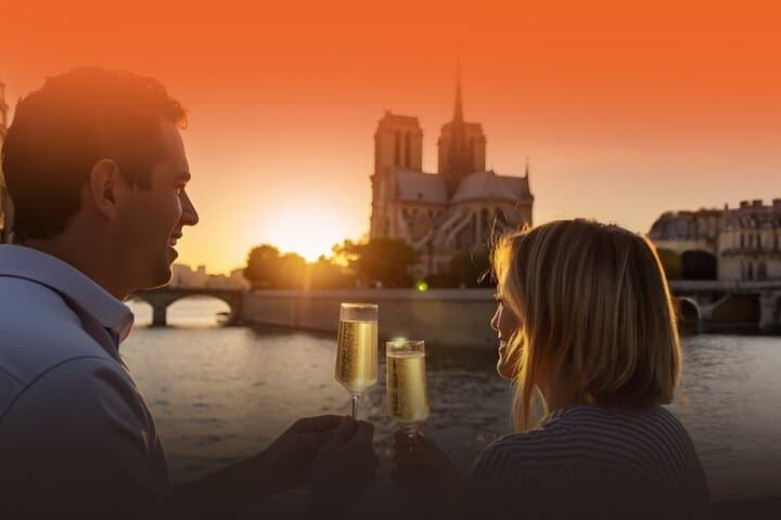 Evening Champagne Cruise from Notre-Dame by Bateaux Parisiens
