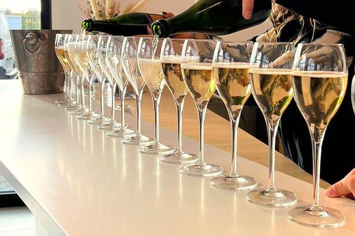 Bubbles & aromas in commented tasting