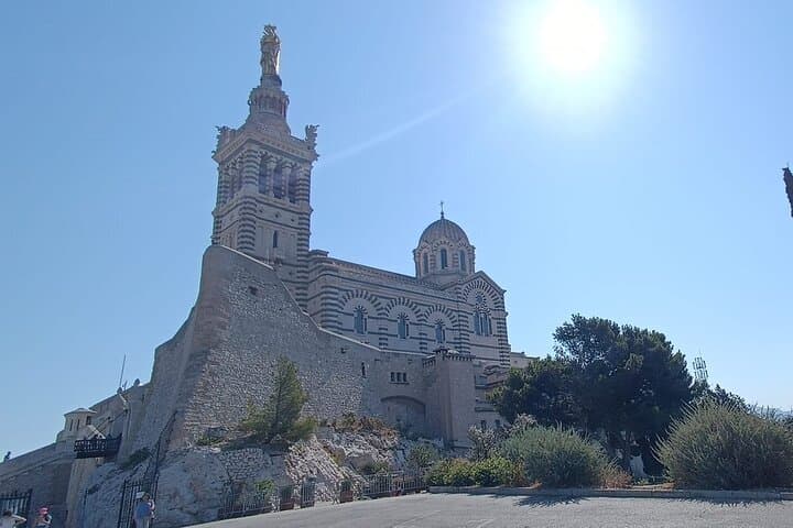 Private Tour Aix Provence and Highlights Marseille and Cassis