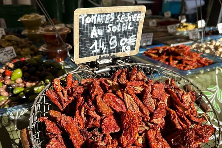 Lunch in Provence: Discovering Local Flavors in Aix-en-Provence