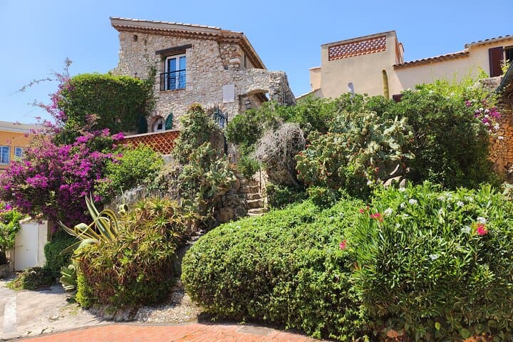 Colourful Excursion : Nice, Antibes and St Paul de Vence