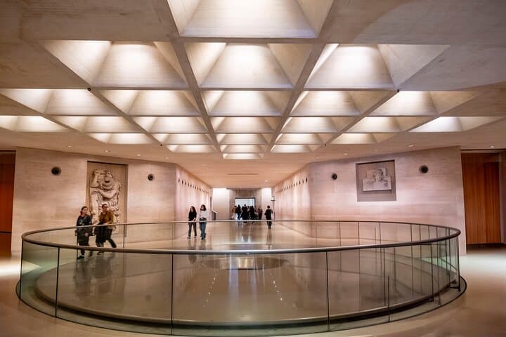 Paris: Louvre Skip-the-Line Tour to Mona Lisa