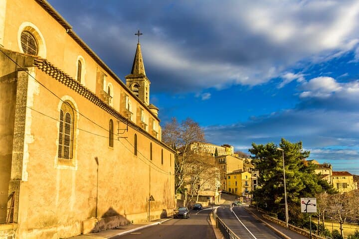 Explore Béziers in 60 minutes with a Local