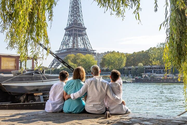 Family Photoshoot in Paris