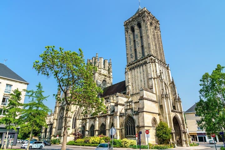Explore Caen in 60 minutes with a Local