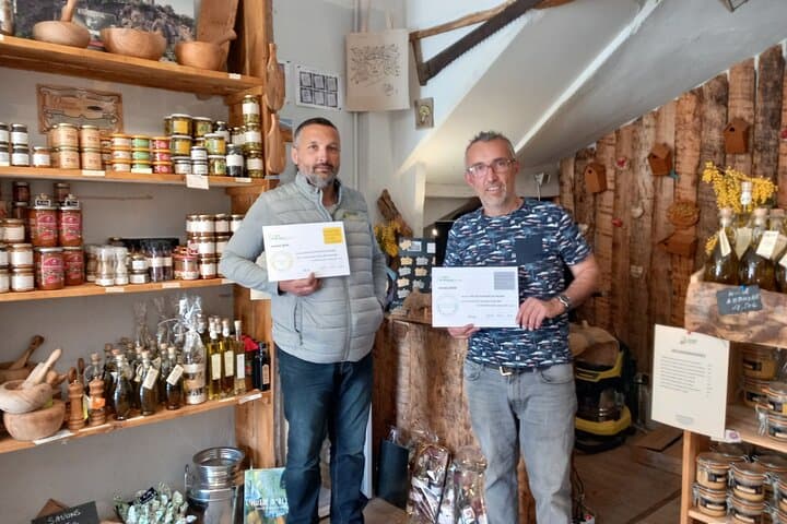 Extra Virgin Olive Oil tasting and fruit discovery