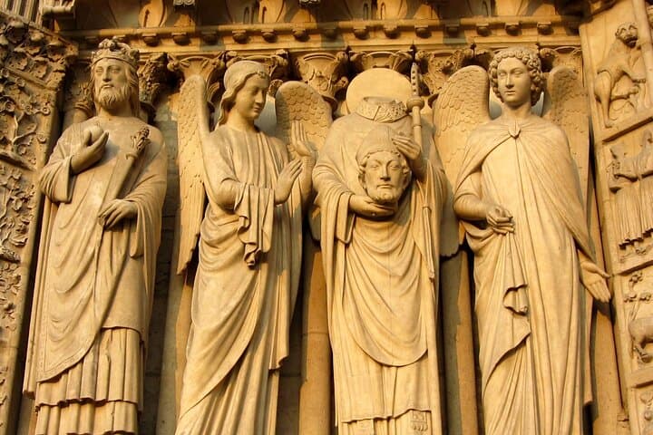 Notre Dame Interior Tour with Crypt, Macaron or Lunch options