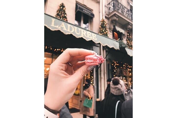 Private Tour of Paris Arc de Triomphe, Champs-Élysées, & Macarons