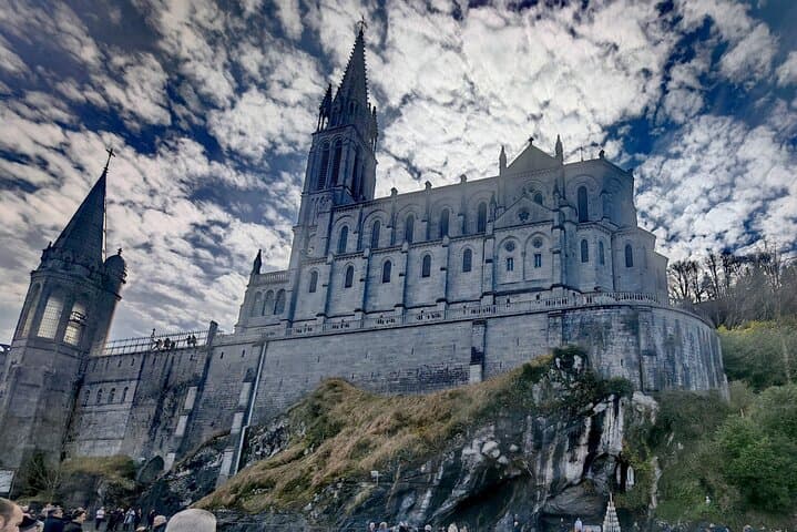 90 Minutes Lourdes Sanctuary Orientation Tour in English
