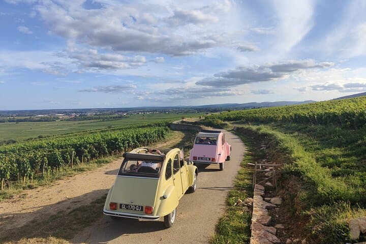 Rental 2CV in Burgundy - From St Loup Géanges & Beaune