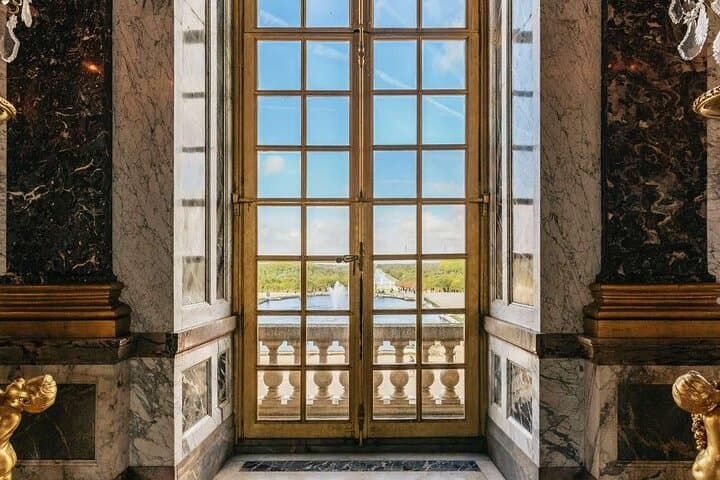 From Paris : Palace of Versailles and Gardens by Bus
