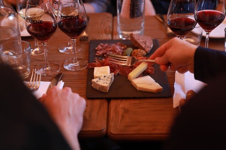 Private French Wine Tasting with a Certified Expert in Montmartre