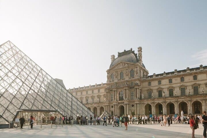 Pass through Louvre