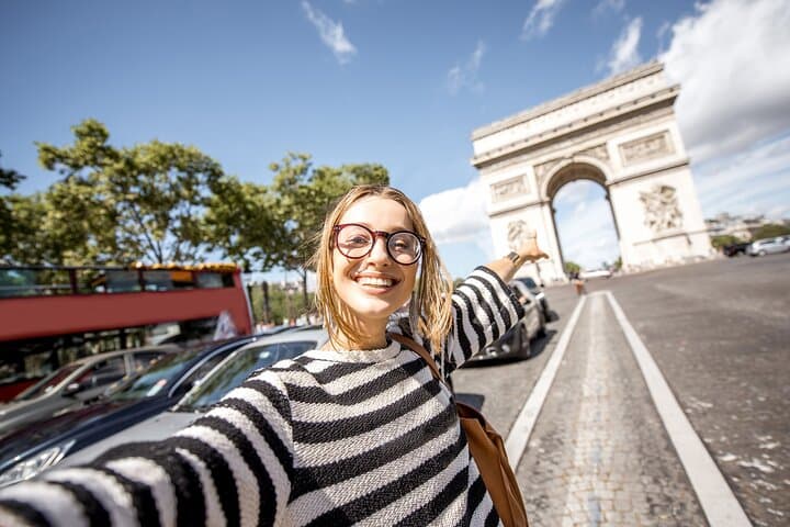 Pass by Champs Elysees