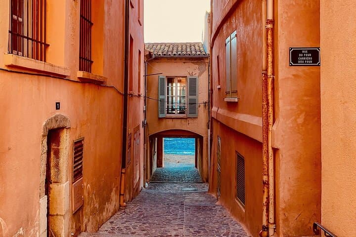 Discover Saint-Tropez: Panoramic Views, Old Town & Portside Life