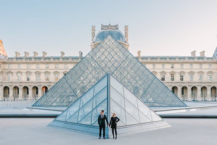 Paris - Private Photoshoot for Couples with a Local Photographer