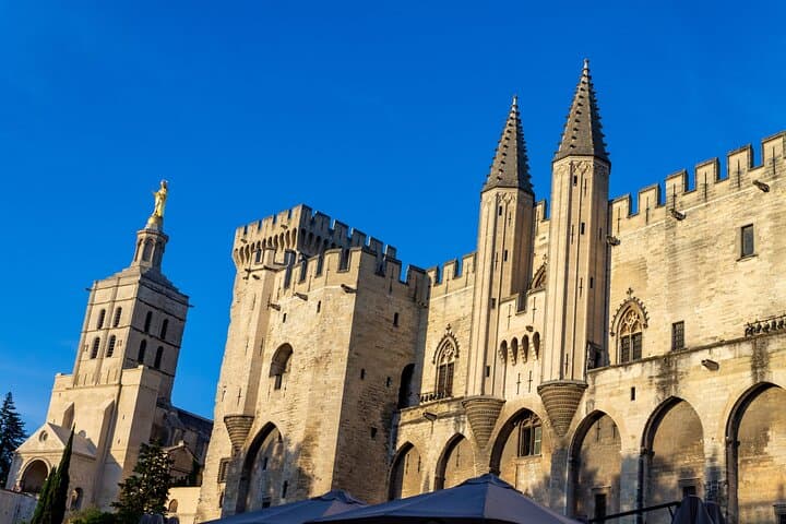 Best Intro to Avignon in 2 hours with a Local