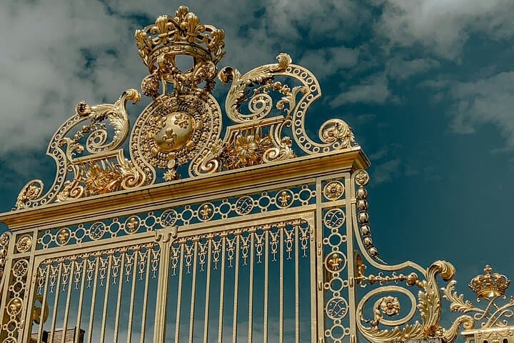 Opulent Versailles Highlights & Market with a Local Expert