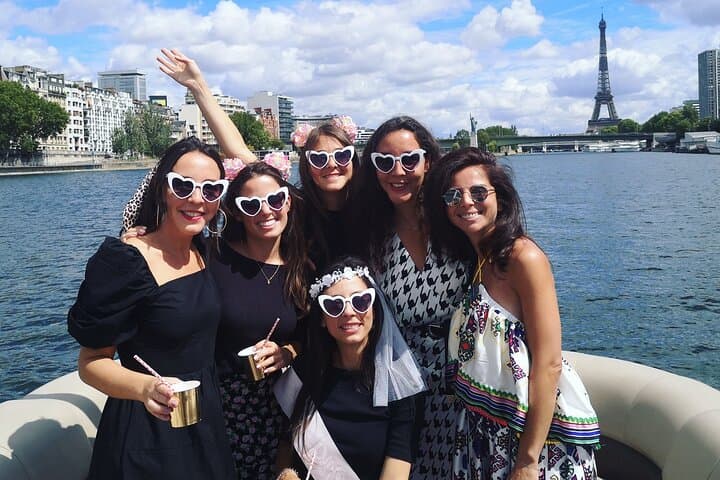 Paris on the Seine side: Magical private cruise