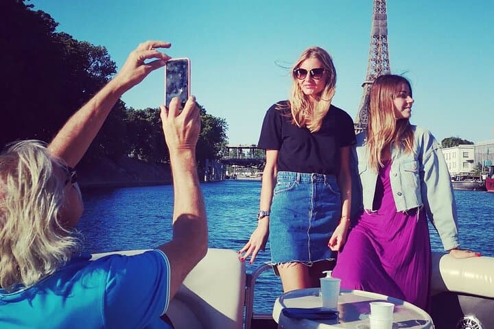 Paris: Shared cruise on the Seine max twelve people