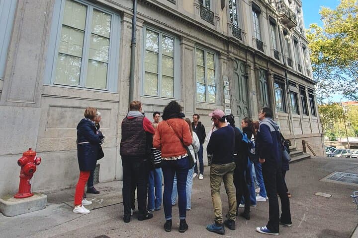 Storytelling tour of Croix-Rousse in French
