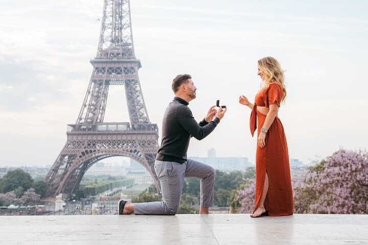 Photoshoot Express Eiffel Tower or other Couples and Proposals