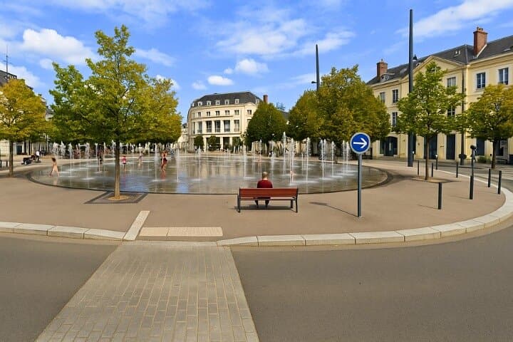 Chartres Self-Guided Walking Tour with an APP