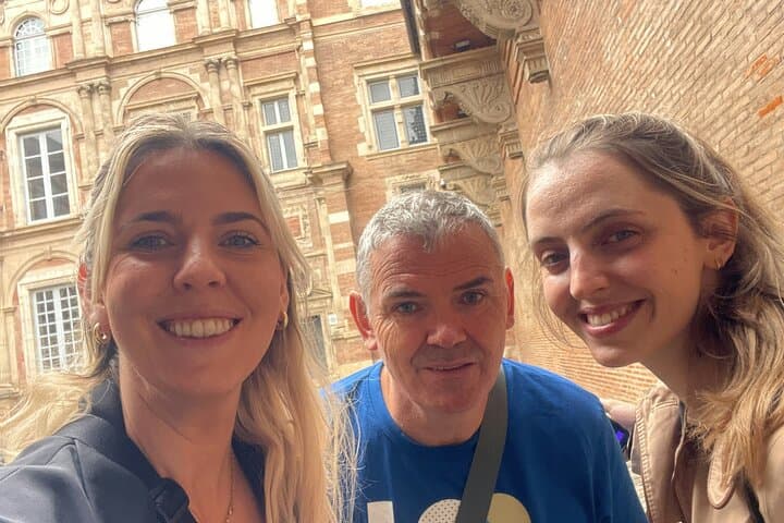 Toulouse "Ville Rose": Interactive Game & Walking Tour
