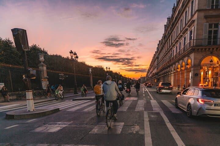 Paris Evening City of Lights Small Group Bike Tour & Boat Cruise