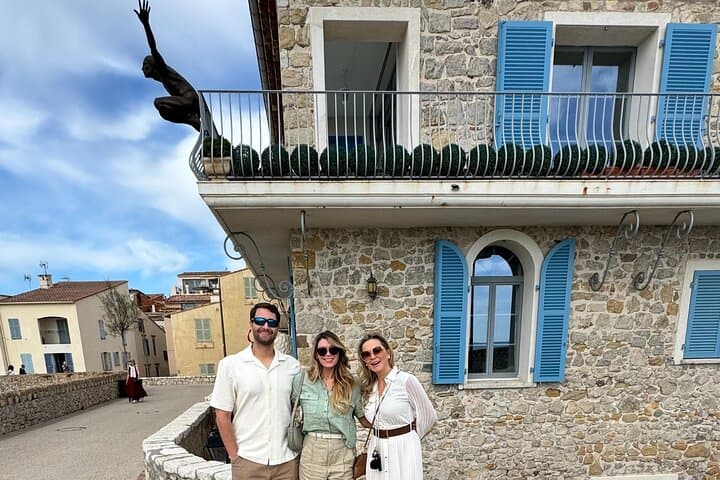 Antibes by the remparts