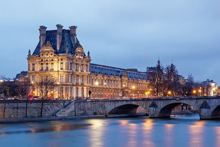 1 Hour Paris Evening Sightseeing Cruise with Illuminations Ticket