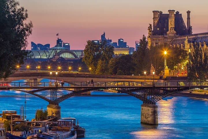 1 Hour Paris Evening Sightseeing Cruise with Illuminations Ticket