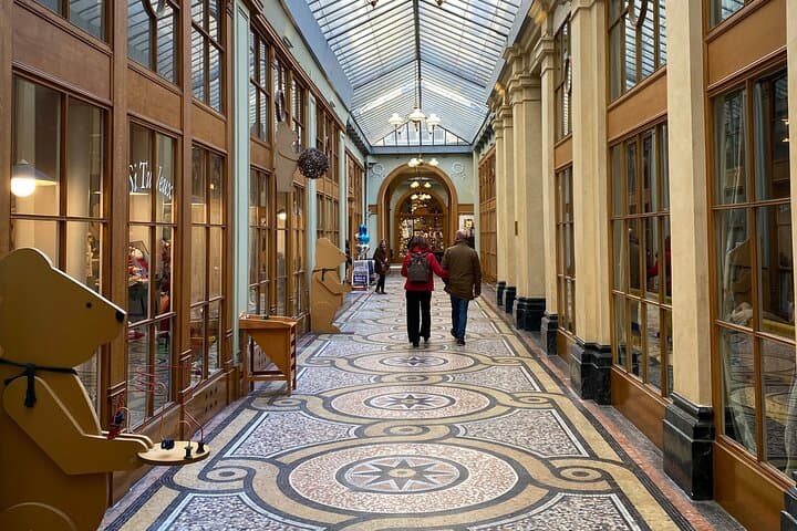 Covered Passages Fun Tour: Escape Game /Guided Tour