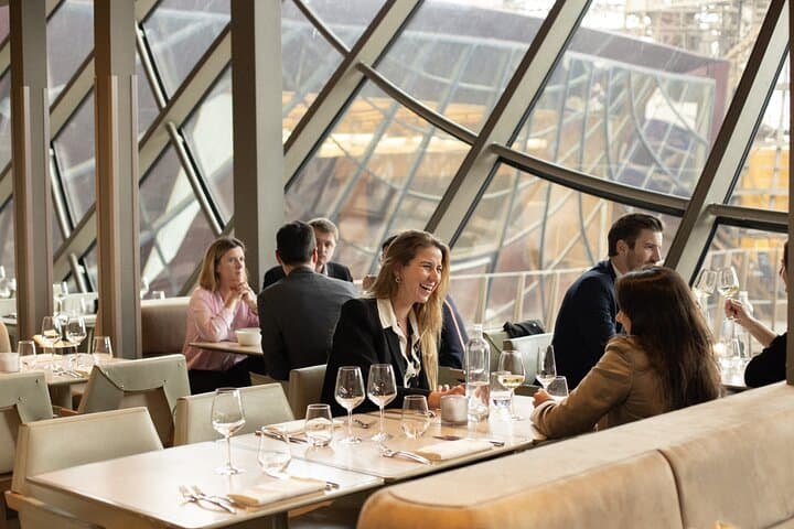 Paris Tour with Lunch at the Eiffel Tower and Seine River Cruise