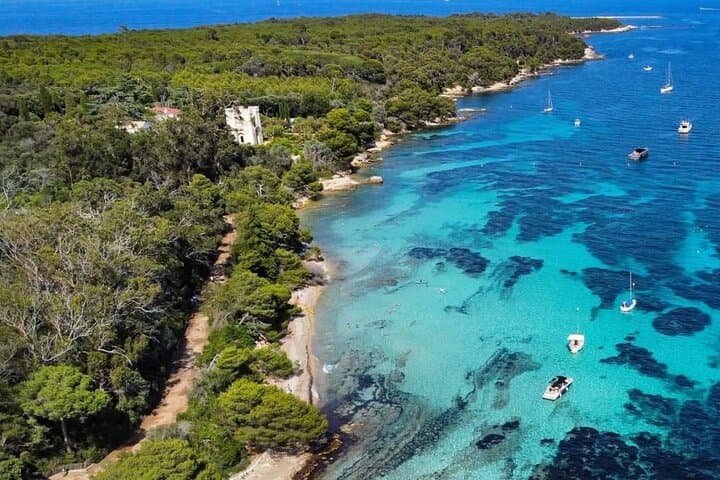 boat trip without a license to the Lérins Islands