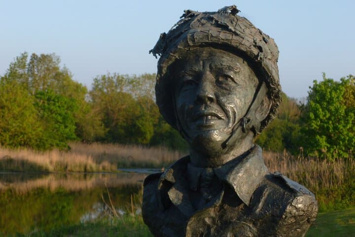 Major John Howard statue at Bénouville landing sector.