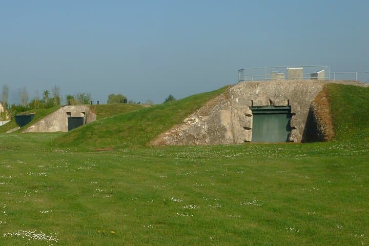 2 more bunkers at the German reinforced artillery position at Merville-Franceville.