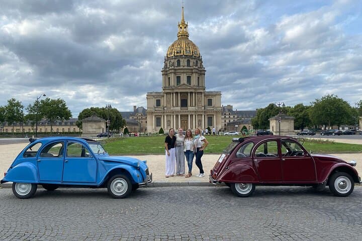 Explore Paris in a classic Citroën 2CV – private guided tour through iconic landmarks, hidden gems & Parisian charm. #Paris2CV #ClassicCarTour #ParisSightseeing #VintageParis