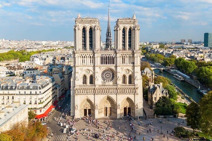 Notre Dame Exterior Expert Guided tour
