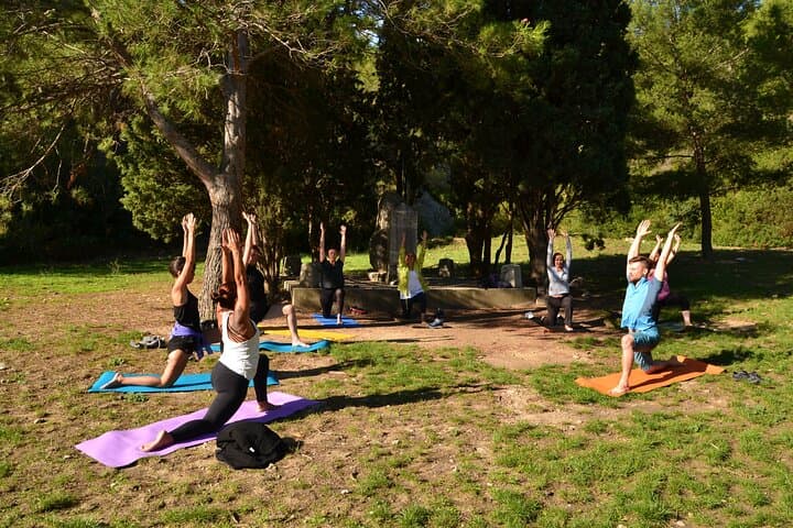 Hiking and Yoga in the Calanque of Sormiou