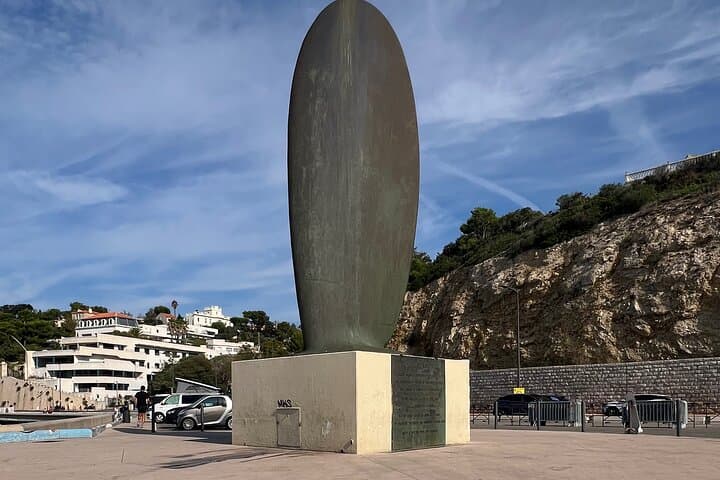 Tour Sport in Marseille: Hiking and Stade Velodrome