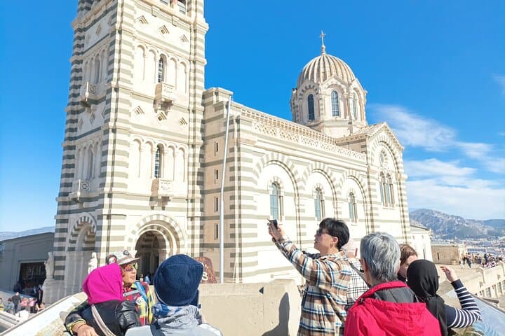 Marseille private walking tour with an official tour guide !