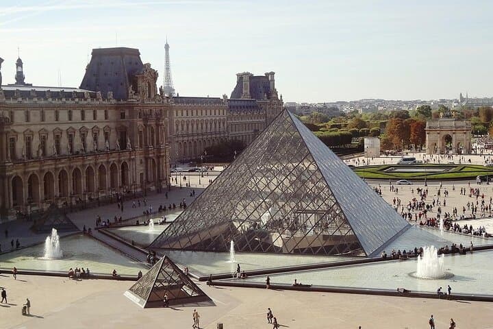 Paris Kids Quest: Family Walking Adventure