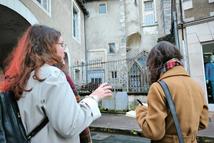 Eleanor of Aquitaine Walking Tour in Poitiers