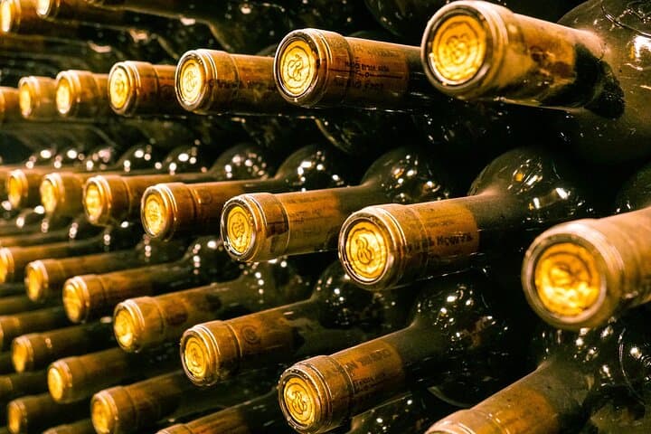 Reims Champagne Tour: Tastings and Vineyard Stroll (Private)